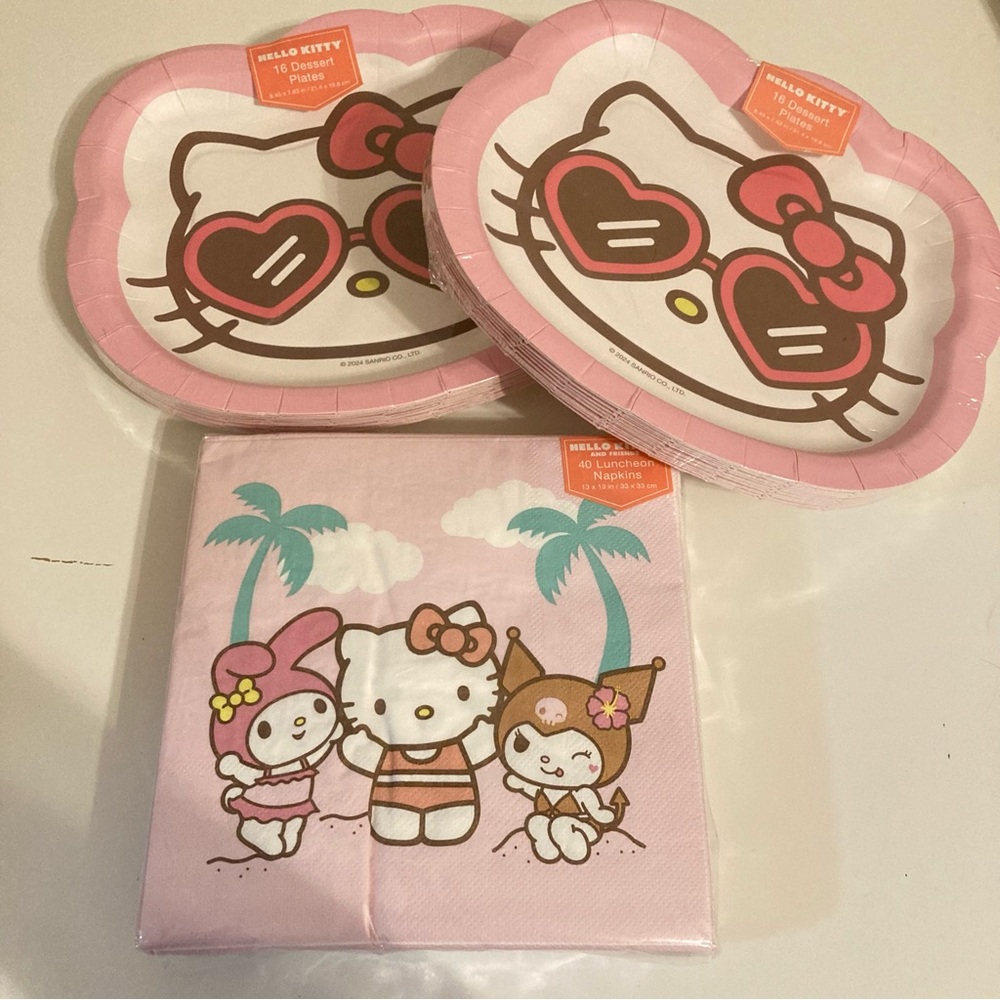 Sold ‼️Hello Kitty Summer Dessert Plates and Napkins